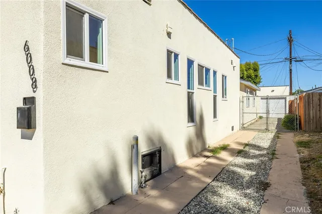 $3,500 | 6006 2nd Avenue, Los Angeles, CA 90043