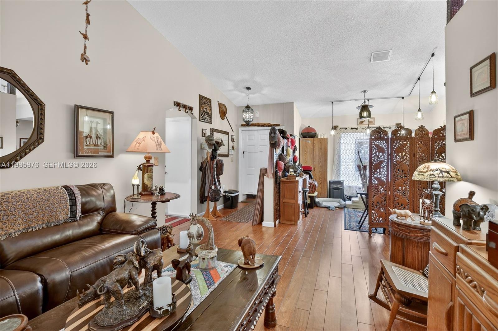 13641 Southwest 17th Court Miramar, FL 33027 - Photo 4 of 32