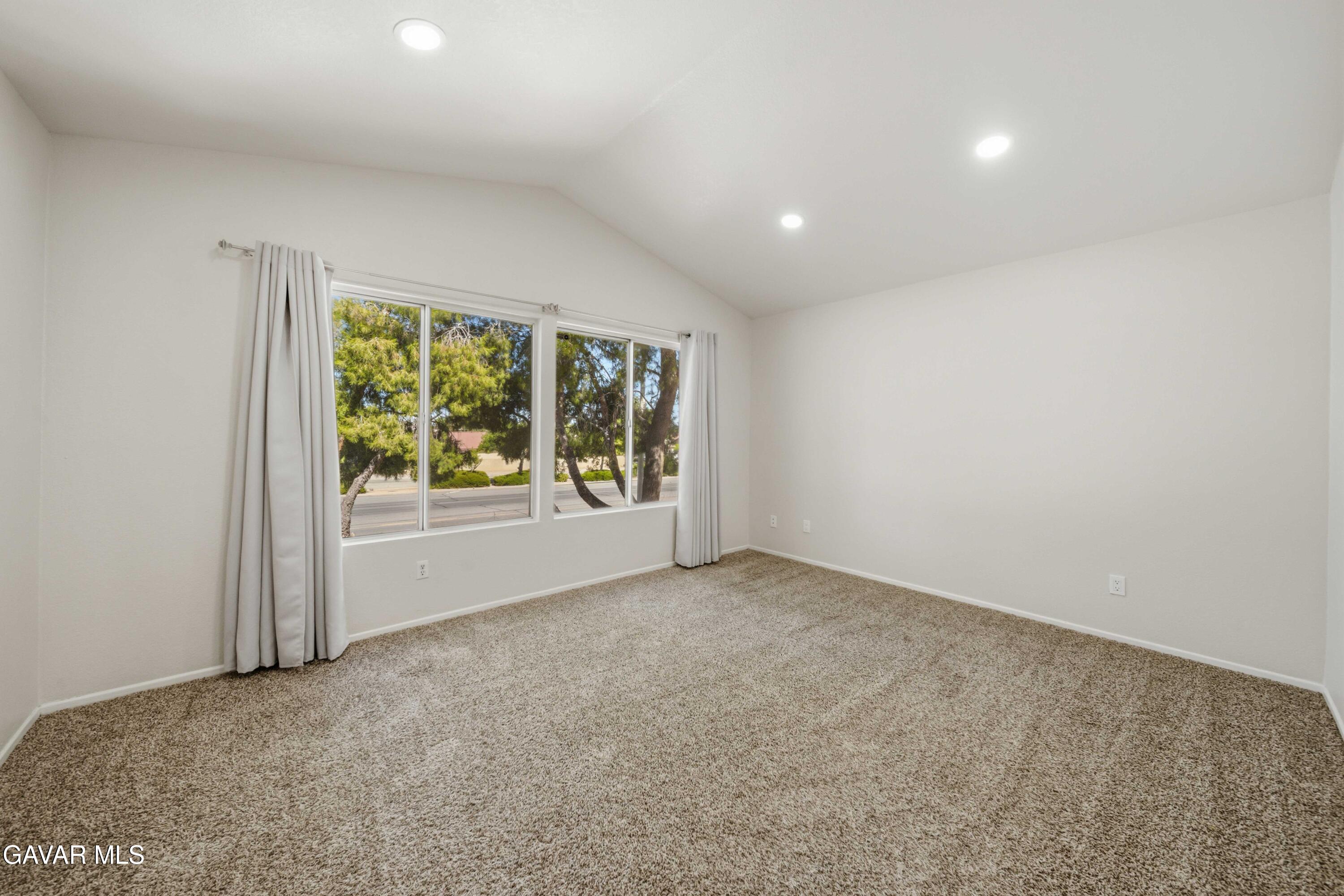 43753 Rialto Drive Lancaster, CA 93535 - Photo 26 of 38 43753 Rialto Dr Lancaster-28