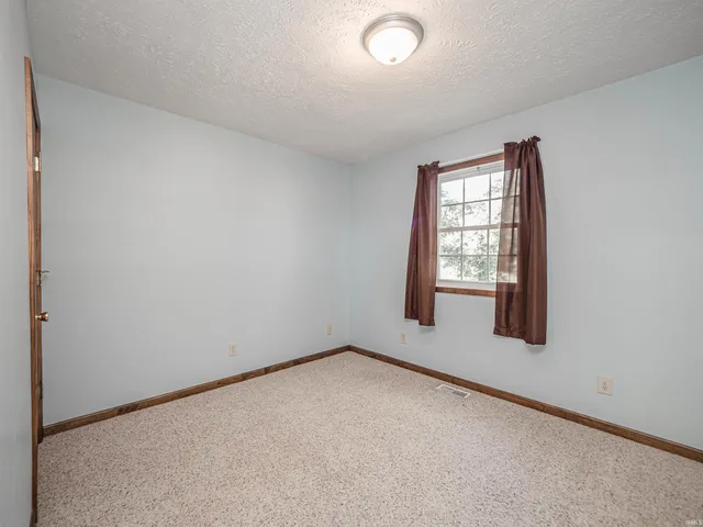 $225,000 | 12400 69th Hwy Mount, Mount Vernon, IN 47620