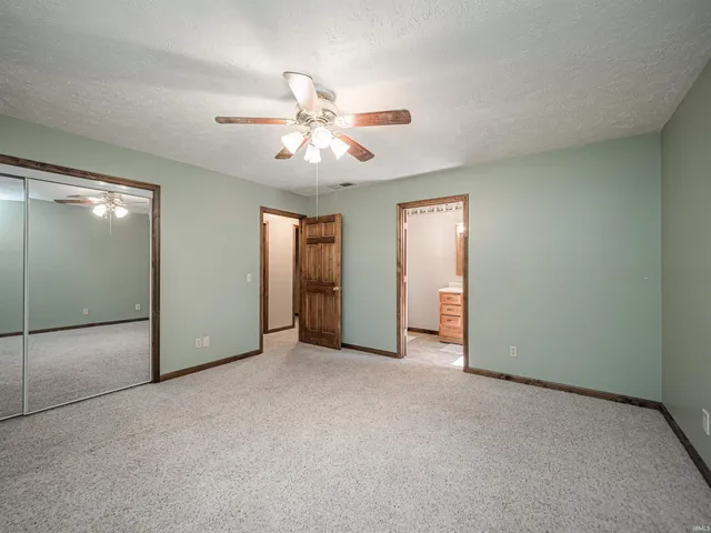 $225,000 | 12400 69th Hwy Mount, Mount Vernon, IN 47620