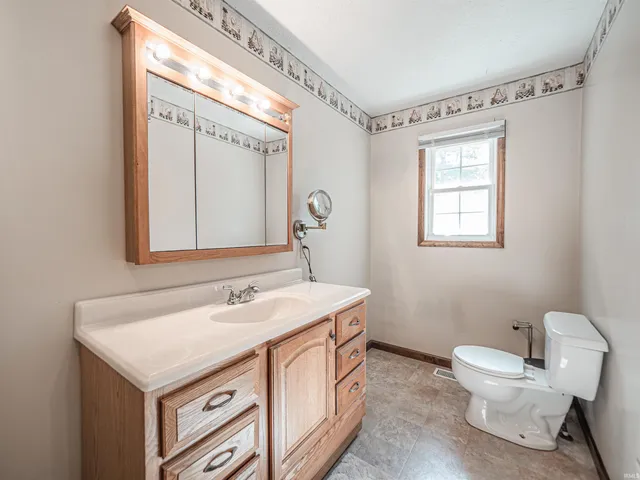 $225,000 | 12400 69th Hwy Mount, Mount Vernon, IN 47620