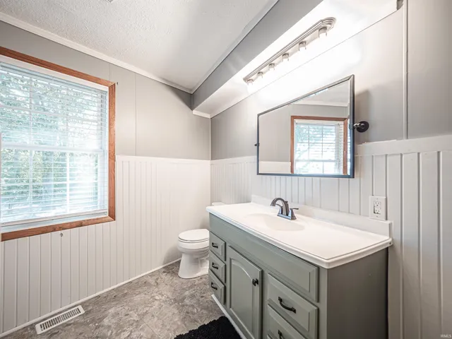 $225,000 | 12400 69th Hwy Mount, Mount Vernon, IN 47620