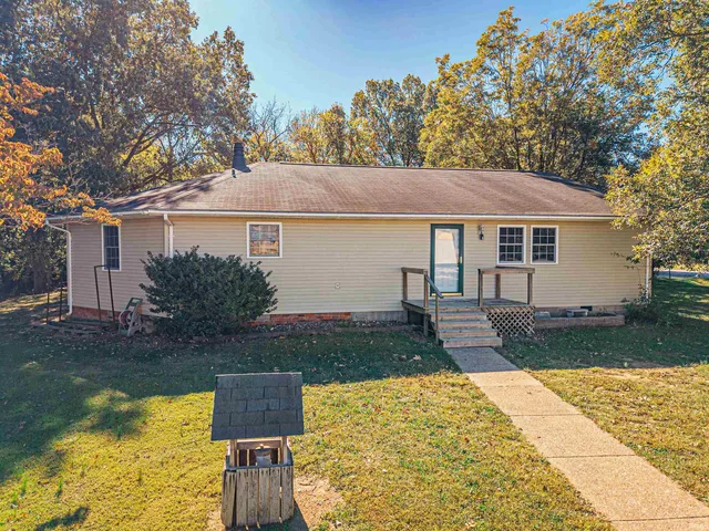 $225,000 | 12400 69th Hwy Mount, Mount Vernon, IN 47620