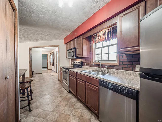 $225,000 | 12400 69th Hwy Mount, Mount Vernon, IN 47620