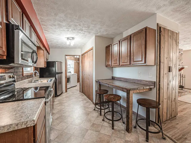 $225,000 | 12400 69th Hwy Mount, Mount Vernon, IN 47620