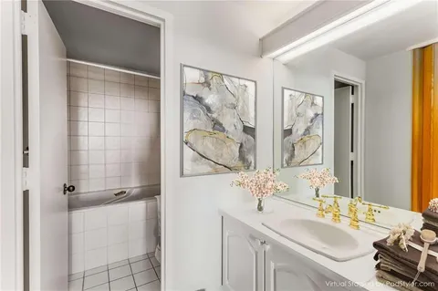 $595,000 | 2660 Peachtree Road Northwest, Unit 18G, Atlanta, GA 30305