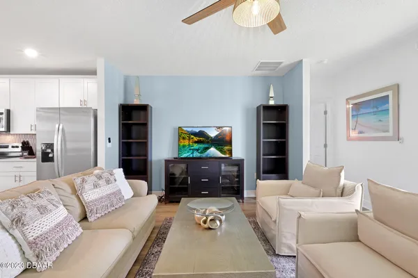 $2,400 | 136 Links Ter Boulevard, Daytona Beach, FL 32124