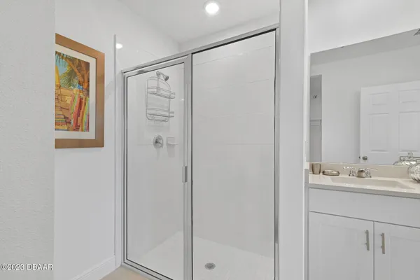 $2,400 | 136 Links Ter Boulevard, Daytona Beach, FL 32124