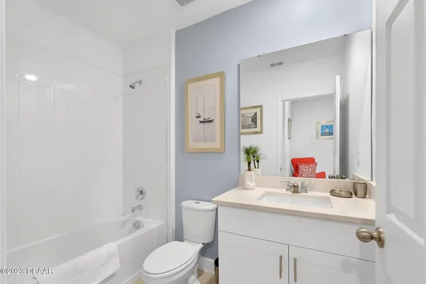 $2,400 | 136 Links Ter Boulevard, Daytona Beach, FL 32124