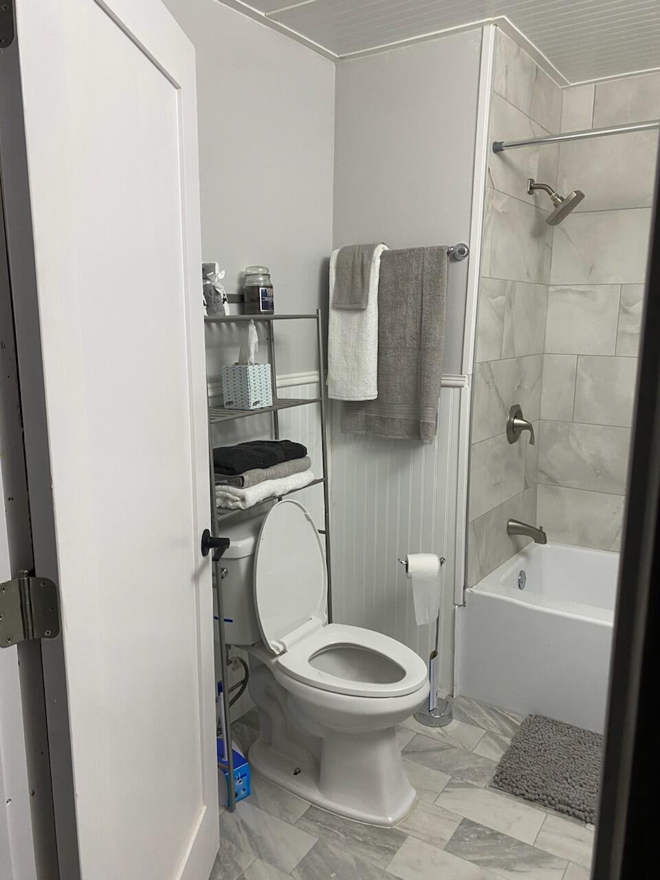 1324 Watkins Road Columbus, OH 43207 - Photo 29 of 69 Main Bath