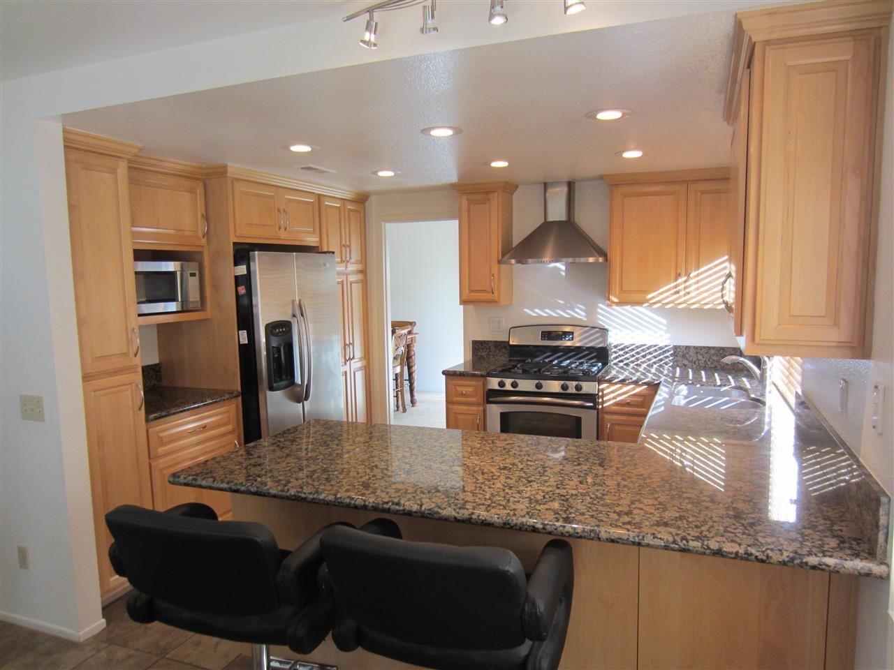 8846 Ridgeton Court Lakeside, CA 92040 - Photo 5 of 25 Gallery Image 5