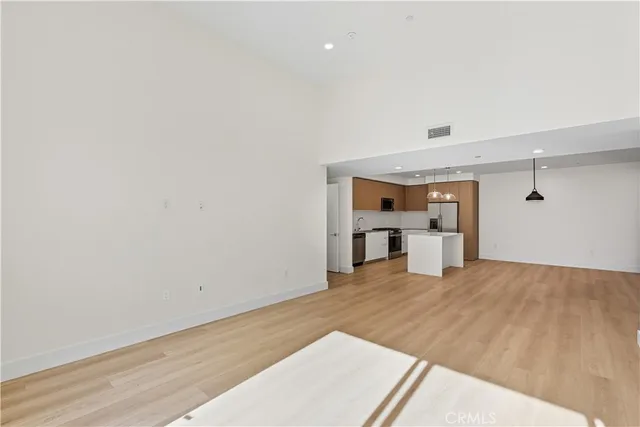 $6,500 | 12078 Guerin Street, Unit 406, Studio City, CA 91604