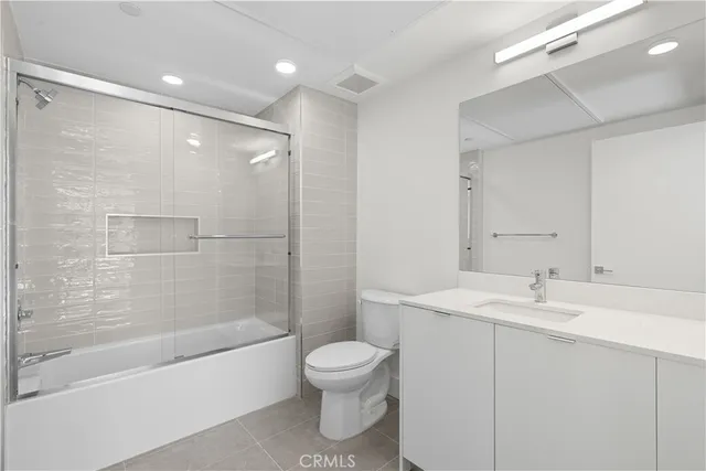 $6,500 | 12078 Guerin Street, Unit 406, Studio City, CA 91604