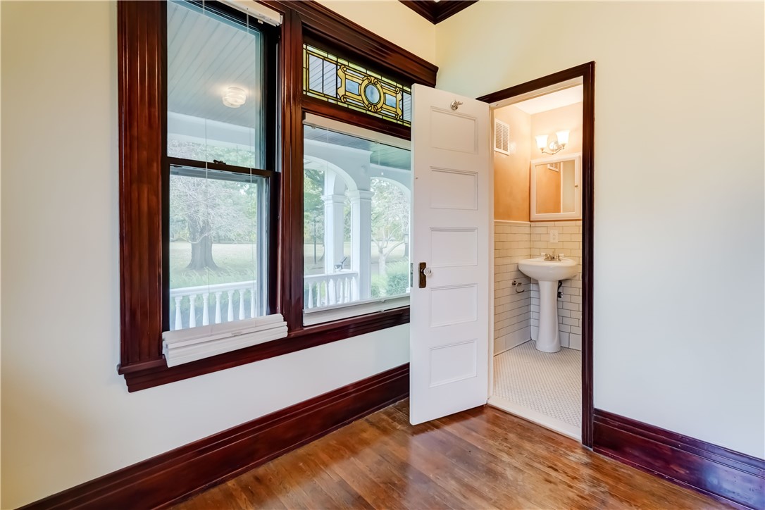 37 Park View Street Rochester, NY 14613 - Photo 13 of 50