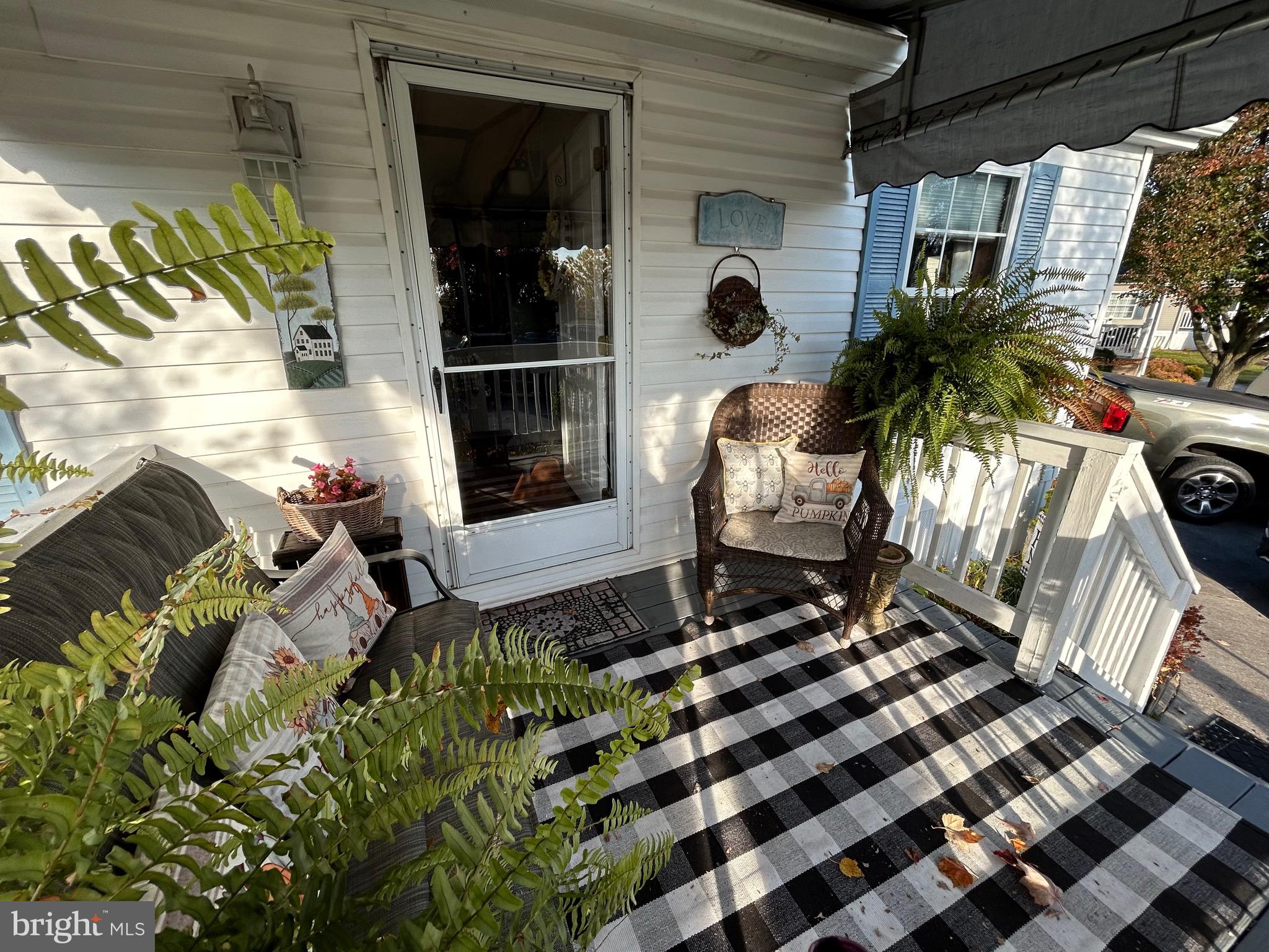 386 West Cedar Street Palmyra, PA 17078 - Photo 6 of 52 Front Entry