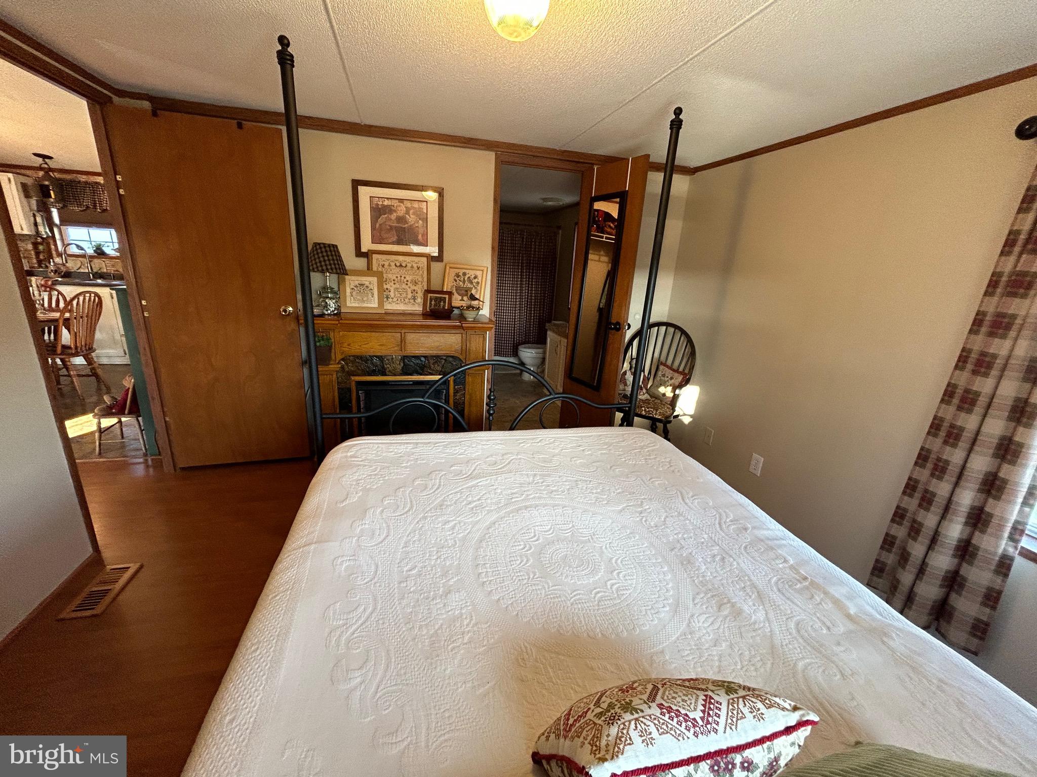 386 West Cedar Street Palmyra, PA 17078 - Photo 8 of 52 Primary Bedroom W/ Walk In Closet