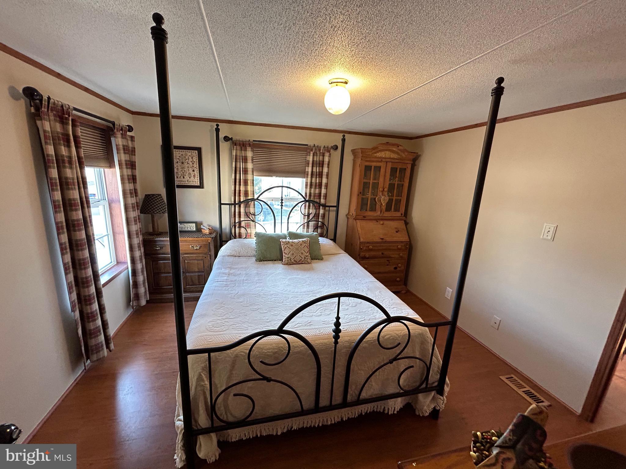 386 West Cedar Street Palmyra, PA 17078 - Photo 10 of 52 Primary Bedroom w/ Walk In Closet