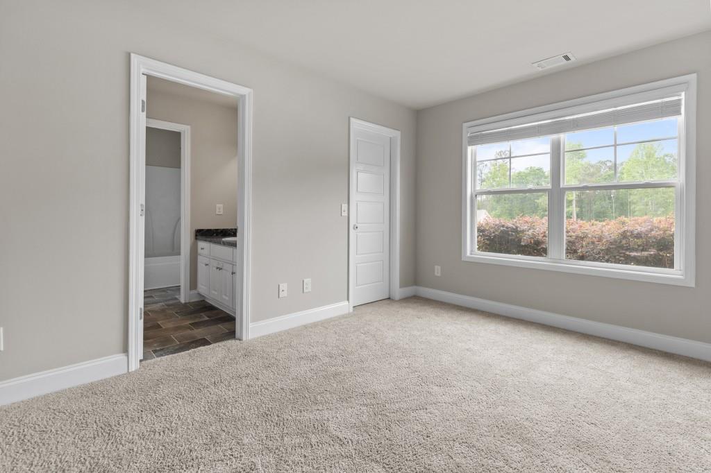 320 Lokeys Lane Bethlehem, GA 30620 - Photo 35 of 44 an empty room that has a window