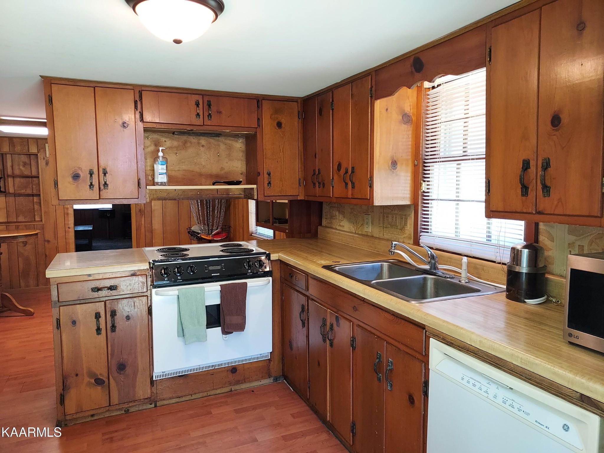 773 Finn Long Road Friendsville, TN 37737 - Photo 4 of 24 Gallery Image 4