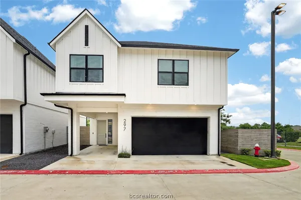 $530,000 | 297 Estates Circle, College Station, TX 77840