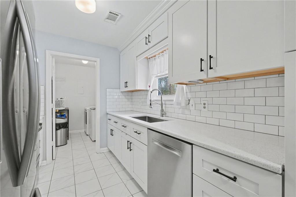 3056 Barrett Road Gainesville, GA 30507 - Photo 8 of 22