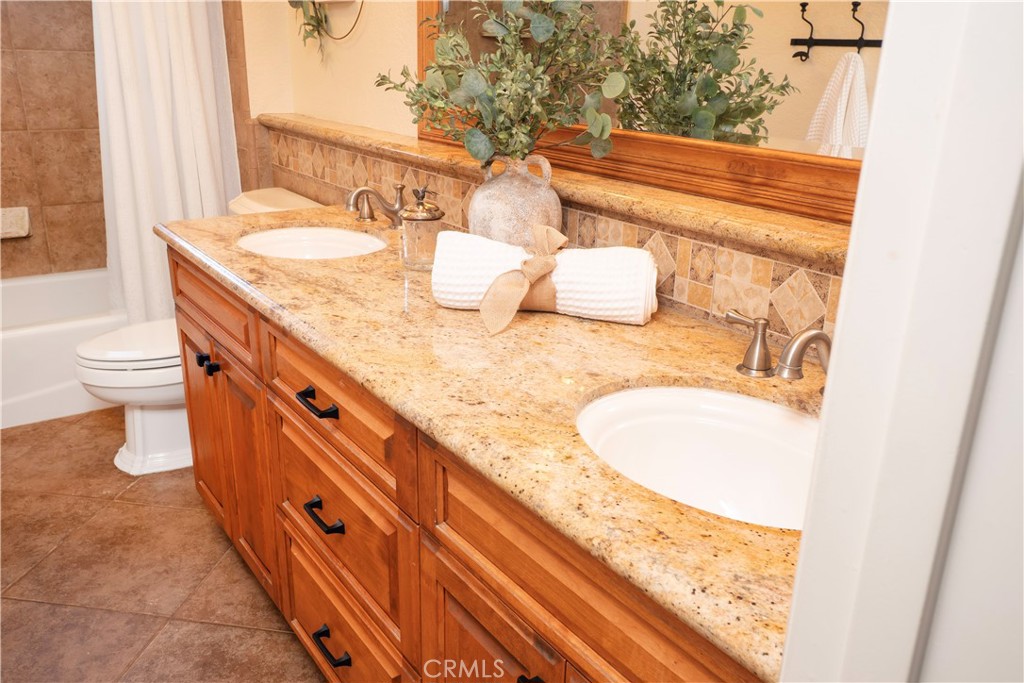 2372 Shadow Hill Drive Riverside, CA 92506 - Photo 38 of 75