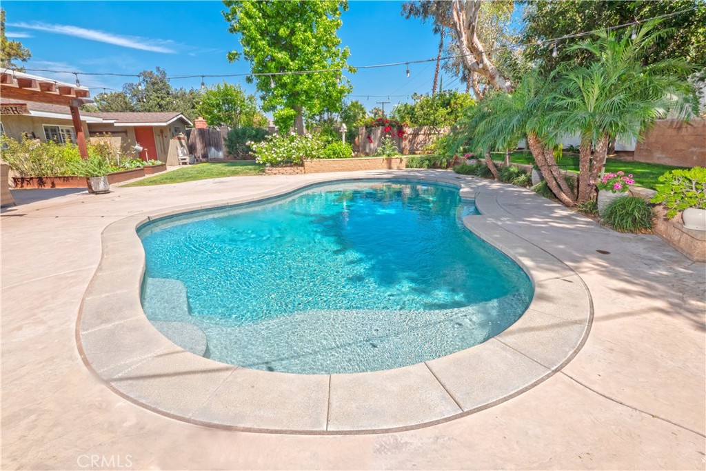 2372 Shadow Hill Drive Riverside, CA 92506 - Photo 54 of 75