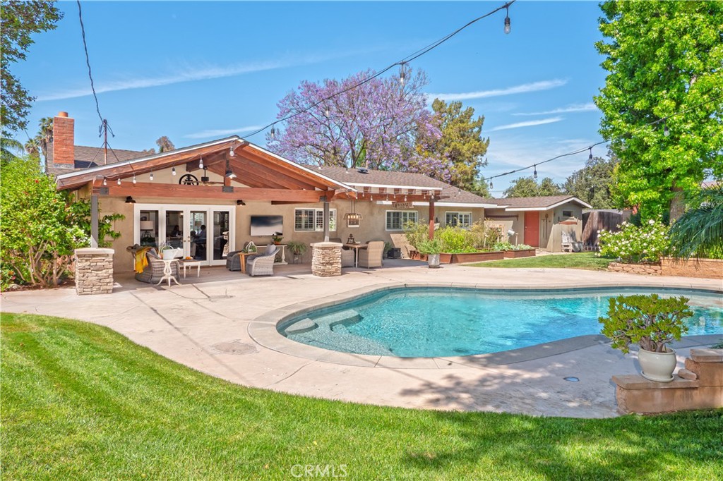2372 Shadow Hill Drive Riverside, CA 92506 - Photo 55 of 75