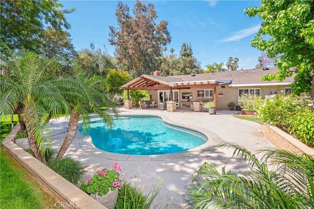 2372 Shadow Hill Drive Riverside, CA 92506 - Photo 57 of 75