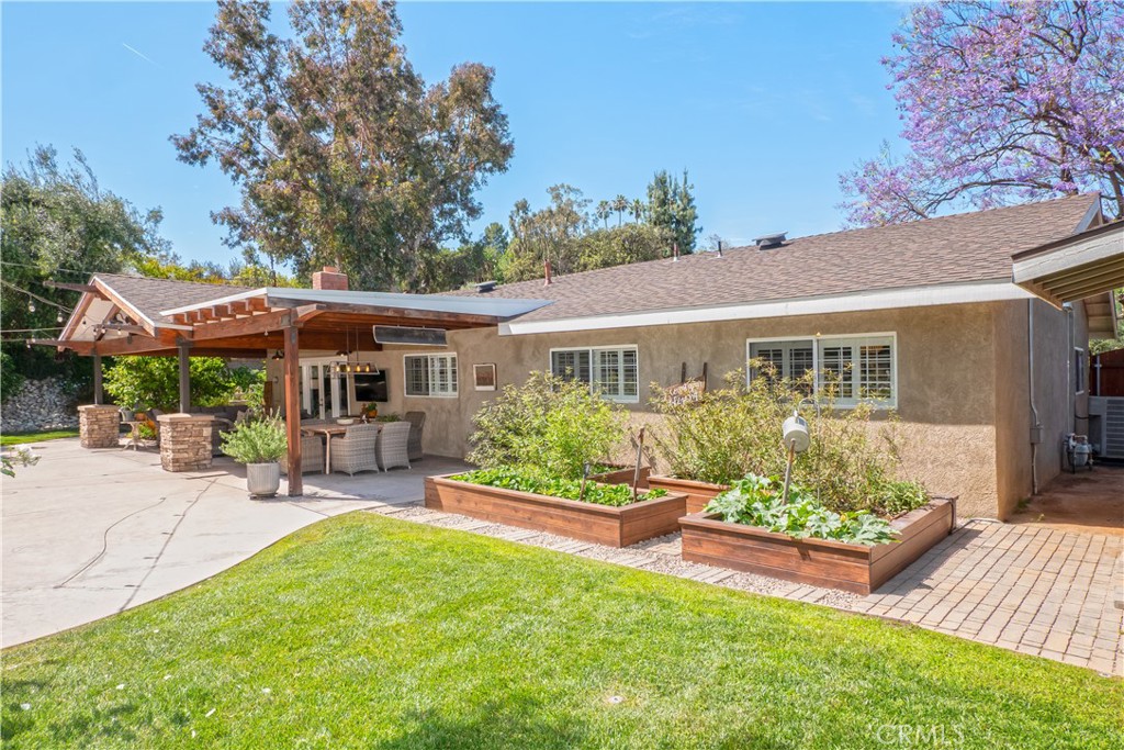 2372 Shadow Hill Drive Riverside, CA 92506 - Photo 58 of 75