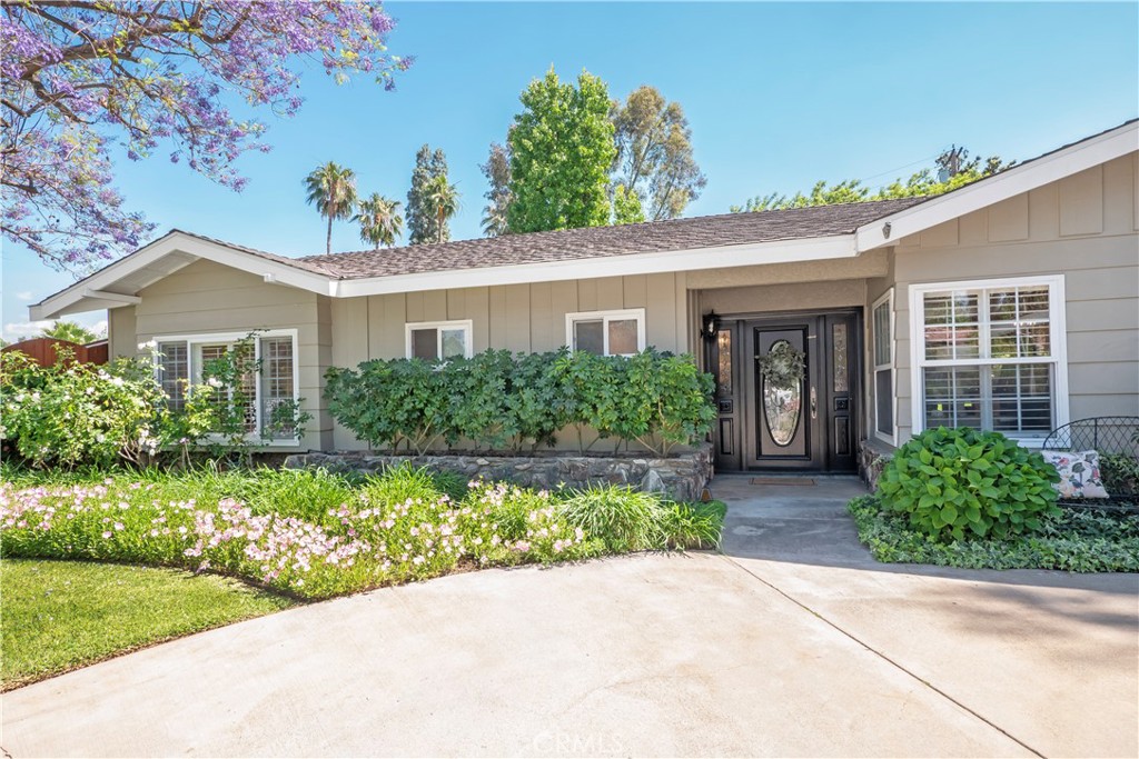 2372 Shadow Hill Drive Riverside, CA 92506 - Photo 6 of 75
