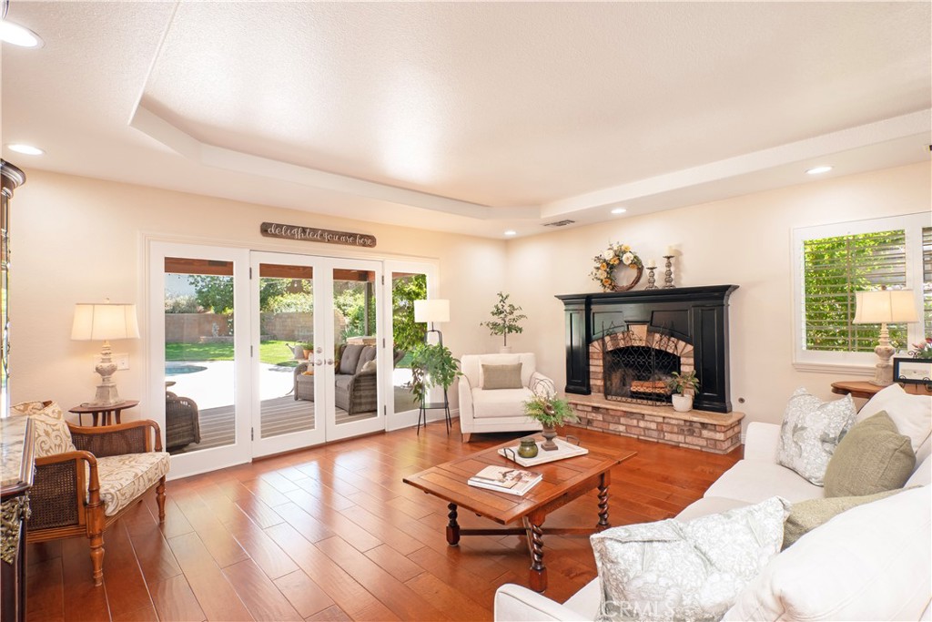 2372 Shadow Hill Drive Riverside, CA 92506 - Photo 10 of 75