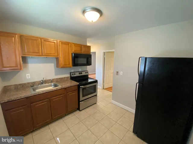 $1,250 | 207 North Irving Avenue, Colonial Beach, VA 22443