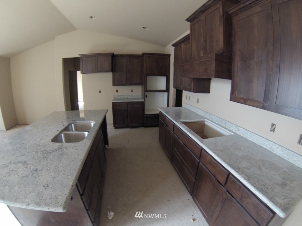 2806 290th Street South Roy, WA 98580 - Photo 4 of 13