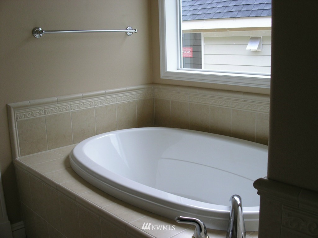 2806 290th Street South Roy, WA 98580 - Photo 8 of 13