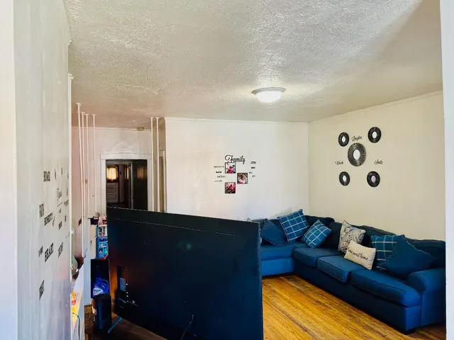 $319,900 | 4935 West Monroe Street, Chicago, IL 60644