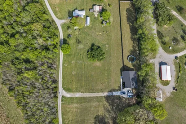 $349,900 | 8 Valley Pond Lane, Kelso, TN 37348