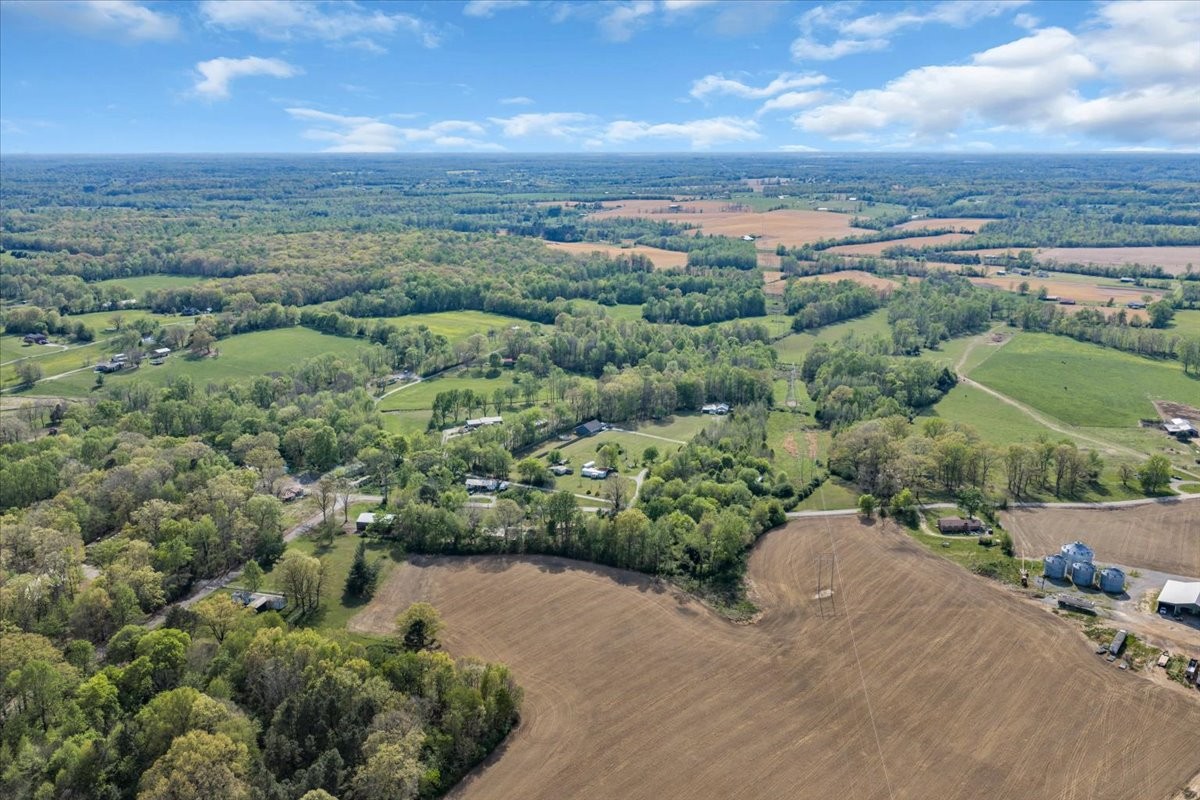 8 Valley Pond Lane Kelso, TN 37348 - Photo 74 of 75 an aerial view of a houses with a yard