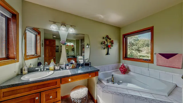 $649,900 | 615 Fairway Circle, Jefferson, WI 53549