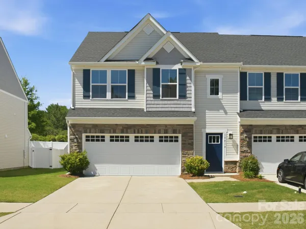 $379,900 | 10414 Dalton Woods Court Northwest, Huntersville, NC 28078