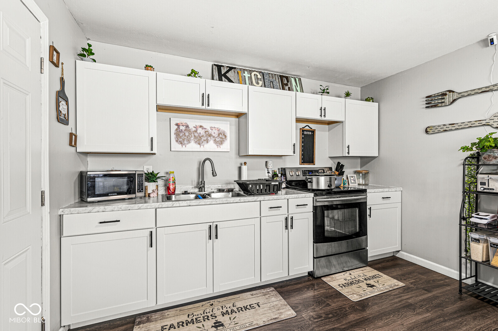 2575 St Peter Street Indianapolis, IN 46203 - Photo 9 of 24