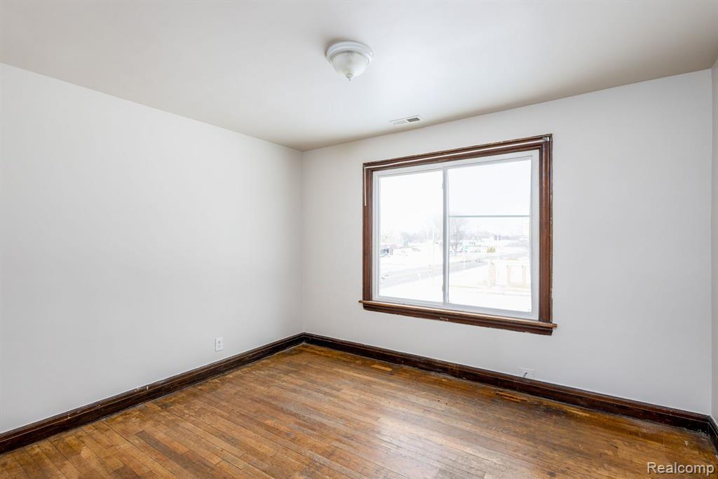 21770 Ryan (upper Unit) Road Warren, MI 48091 - Photo 21 of 28