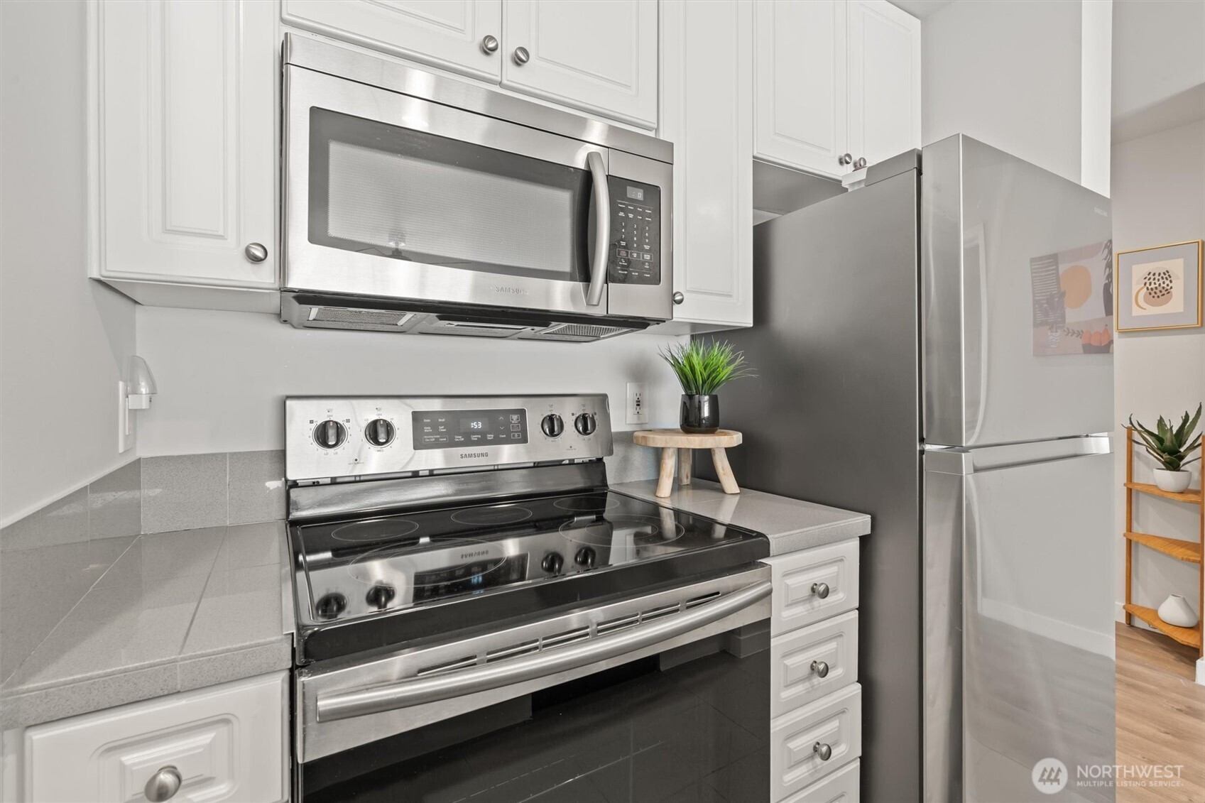 321 10th Avenue South, Unit 705 Seattle, WA 98104 - Photo 16 of 28