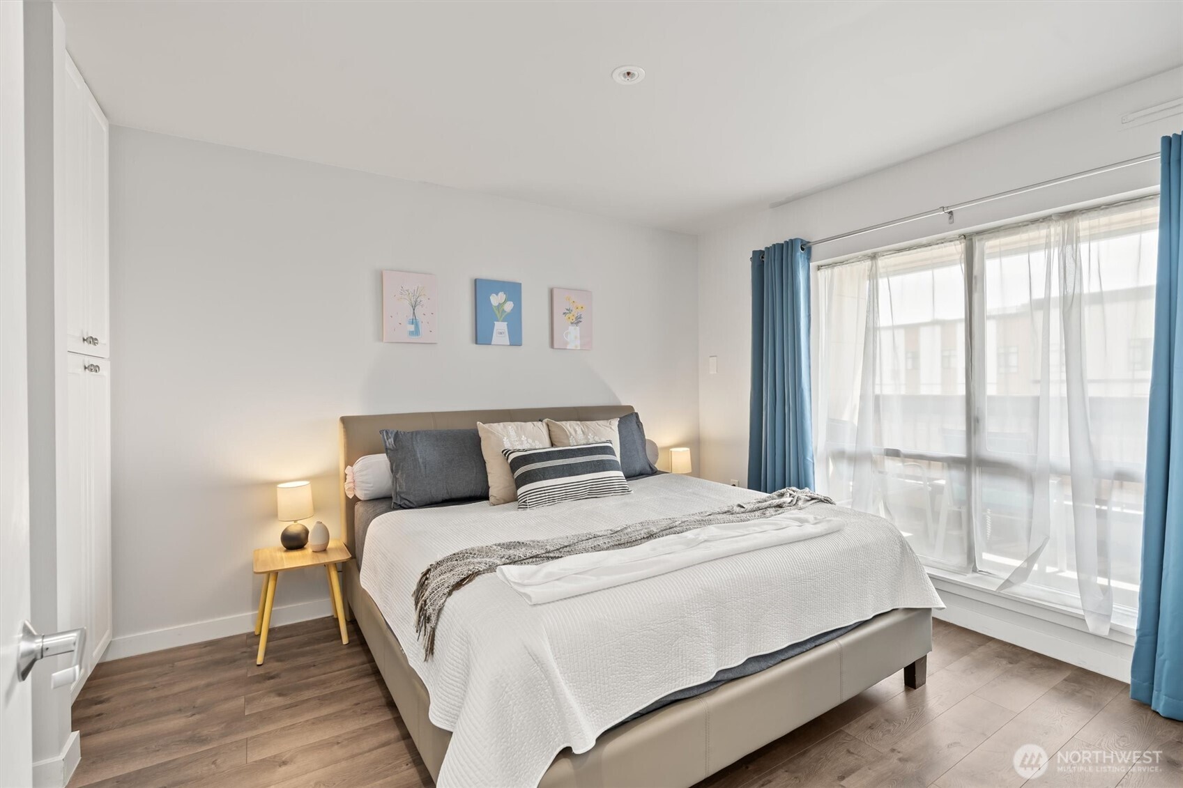 321 10th Avenue South, Unit 705 Seattle, WA 98104 - Photo 17 of 28