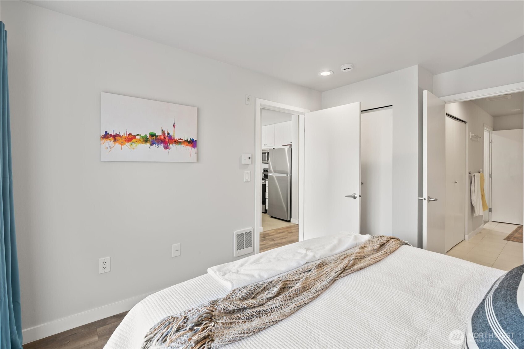 321 10th Avenue South, Unit 705 Seattle, WA 98104 - Photo 19 of 28
