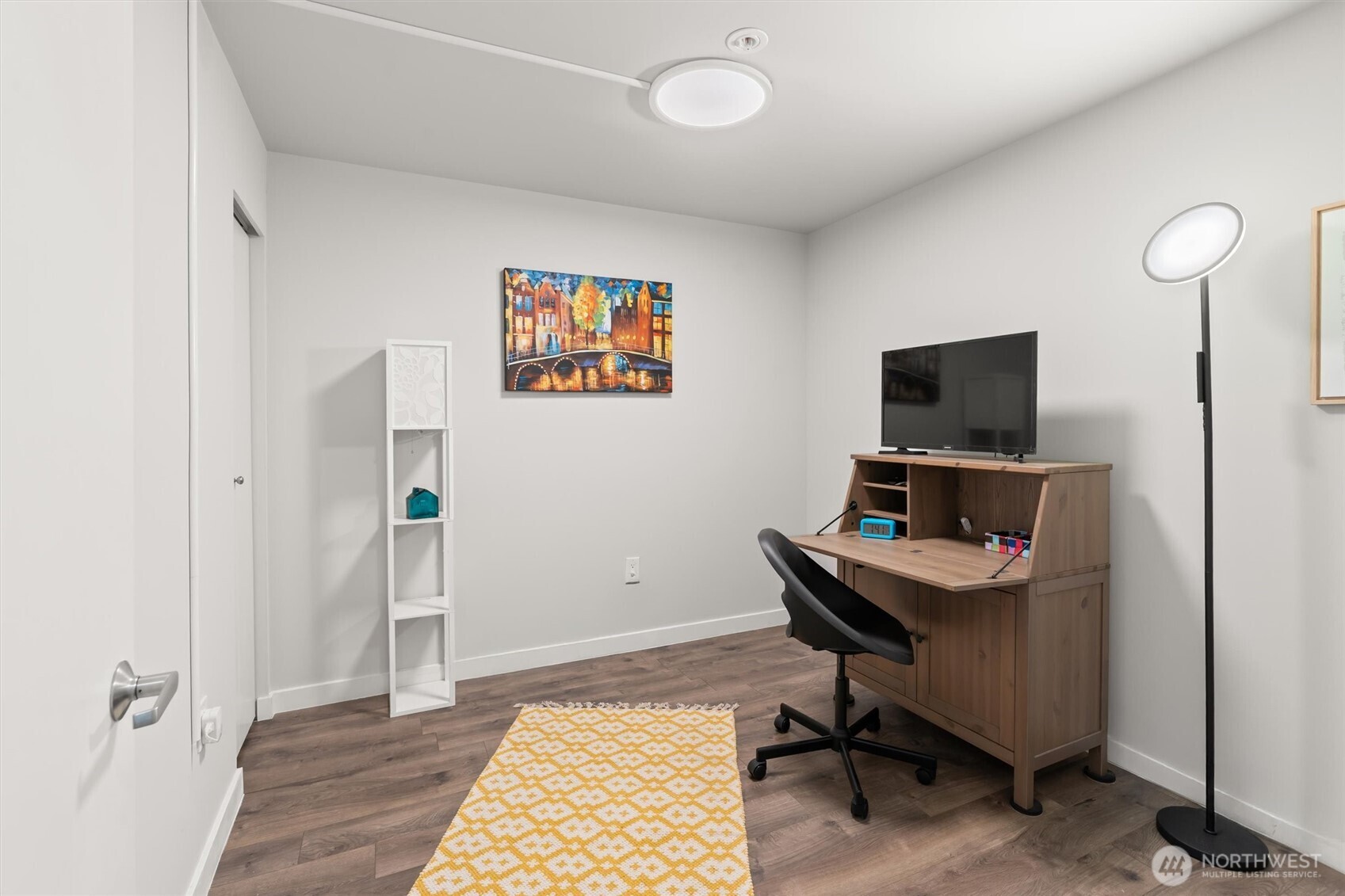 321 10th Avenue South, Unit 705 Seattle, WA 98104 - Photo 21 of 28