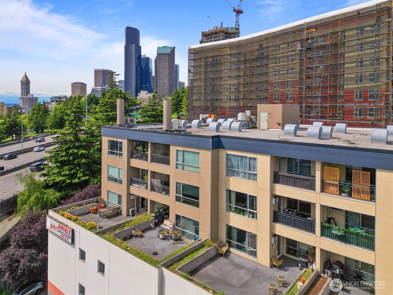321 10th Avenue South, Unit 705 Seattle, WA 98104 - Photo 3 of 28