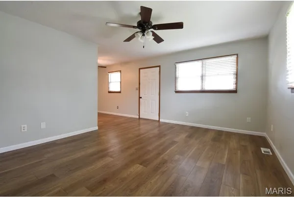 $177,500 | 9 North Main Street, Moro, IL 62067