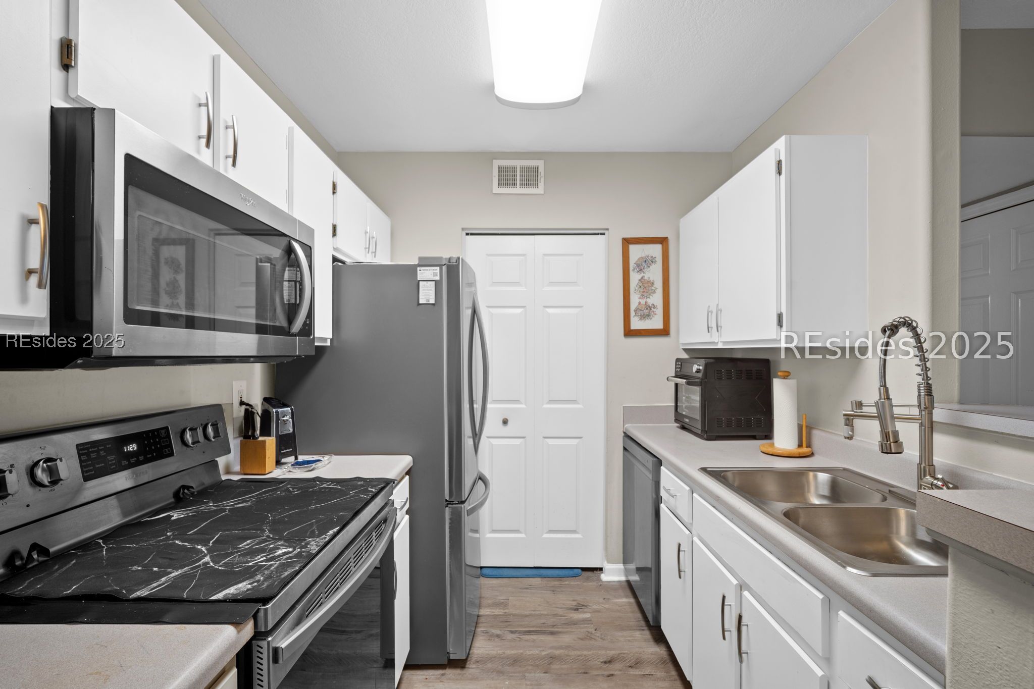 897 Fording Island Road, Unit 802 Bluffton, SC 29910 - Photo 9 of 26 Kitchen
